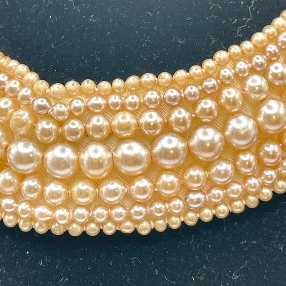 Made in Japan Vintage Ivory Cream Color Pearl Collar - Picture 4 of 13